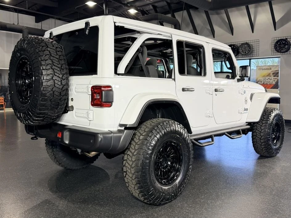 2025 Jeep JL Wrangler - Image 6 of 31