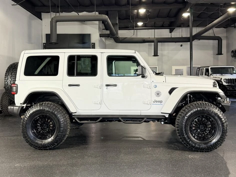 2025 Jeep JL Wrangler - Image 7 of 31