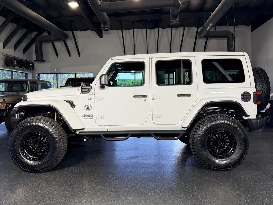 2025 Jeep JL Wrangler - Image 14 of 31