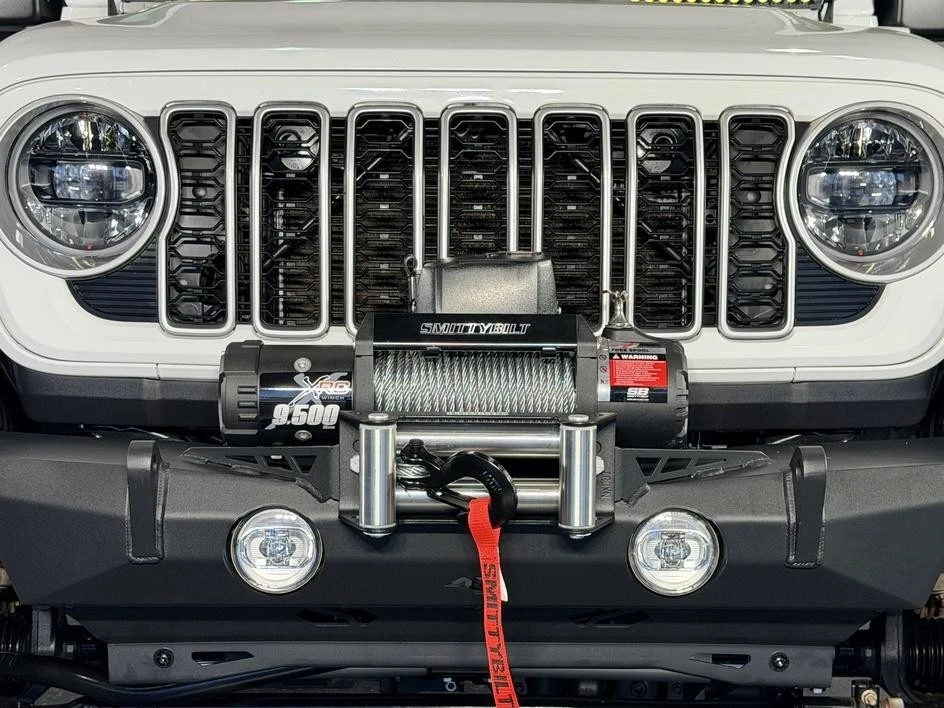 2025 Jeep JL Wrangler - Image 10 of 31