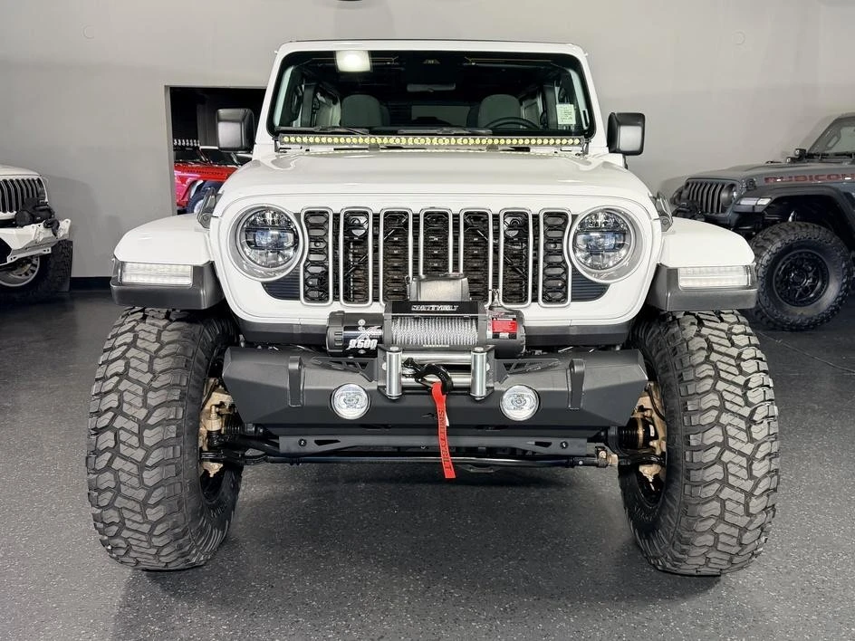 2025 Jeep JL Wrangler - Image 9 of 31