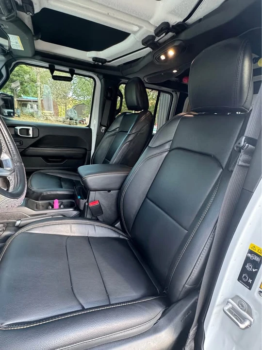 2025 Jeep JL Wrangler - Image 5 of 8