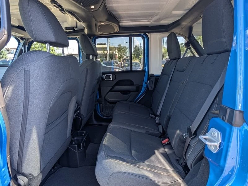 2025 Jeep JL Wrangler - Image 18 of 20
