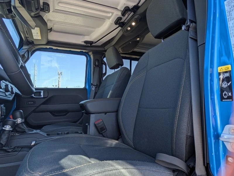 2025 Jeep JL Wrangler - Image 17 of 20