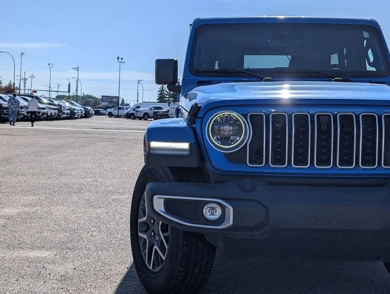 2025 Jeep JL Wrangler - Image 10 of 20