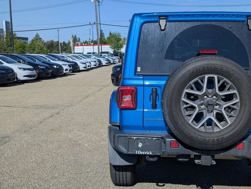 2025 Jeep JL Wrangler - Image 12 of 20