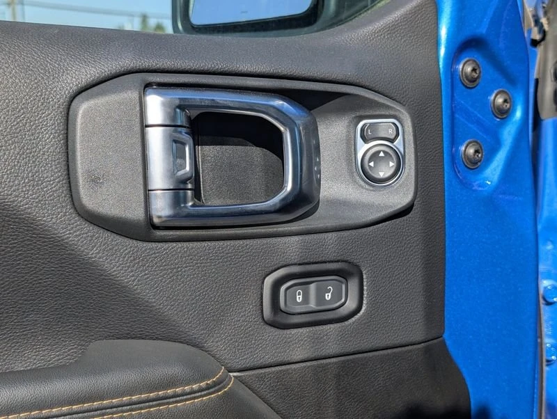 2025 Jeep JL Wrangler - Image 16 of 20