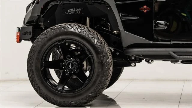2025 Jeep JL Wrangler - Image 18 of 21
