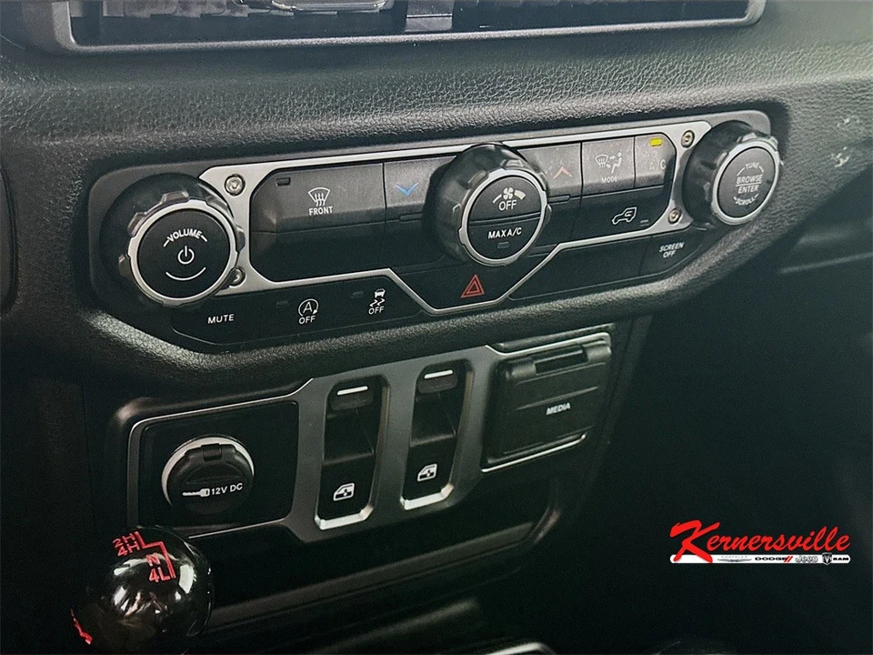 2025 Jeep JL Wrangler - Image 18 of 21