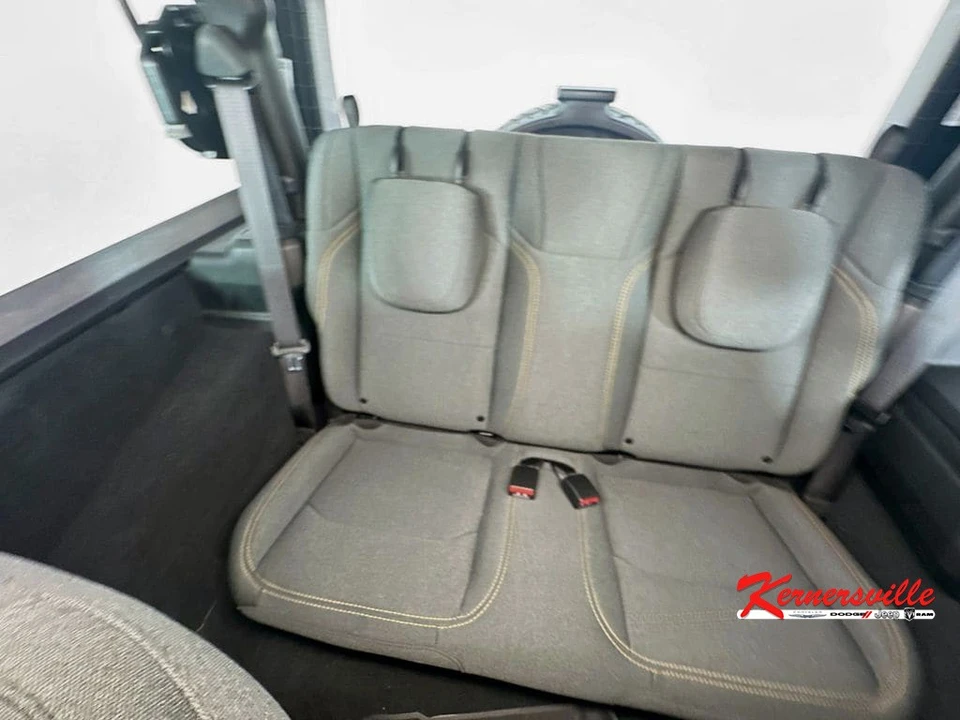 2025 Jeep JL Wrangler - Image 12 of 21