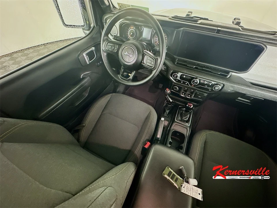 2025 Jeep JL Wrangler - Image 9 of 21