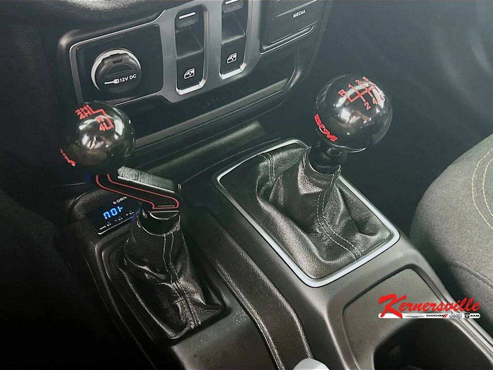2025 Jeep JL Wrangler - Image 16 of 21