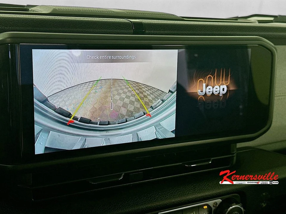 2025 Jeep JL Wrangler - Image 20 of 21