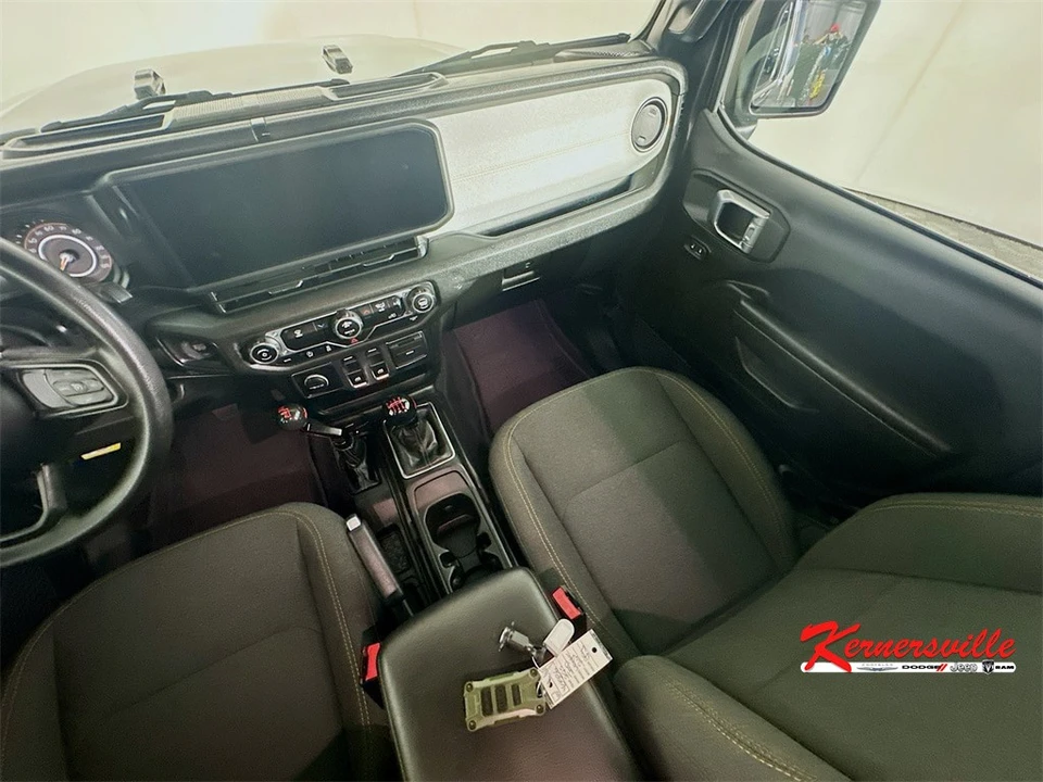 2025 Jeep JL Wrangler - Image 11 of 21