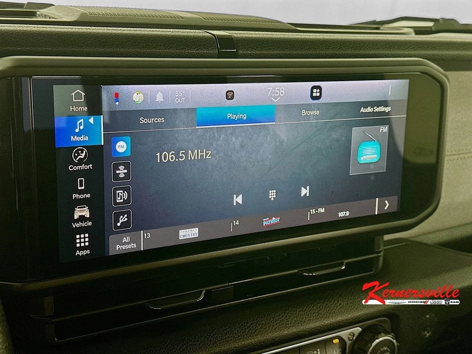 2025 Jeep JL Wrangler - Image 17 of 21