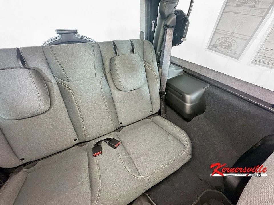 2025 Jeep JL Wrangler - Image 14 of 21