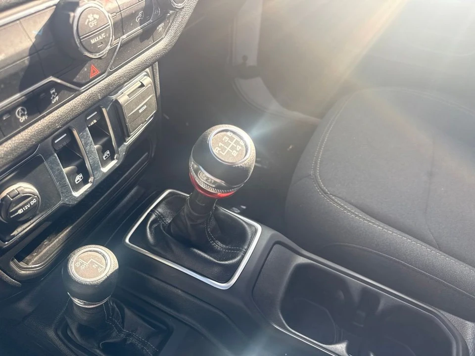 2025 Jeep JL Wrangler - Image 4 of 6