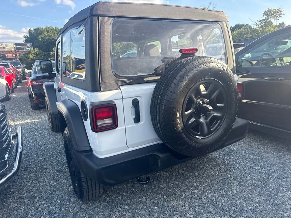2025 Jeep JL Wrangler - Image 6 of 6