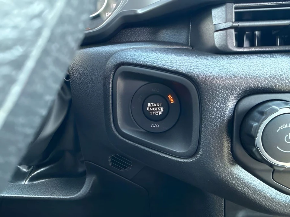 2025 Jeep JL Wrangler - Image 12 of 21