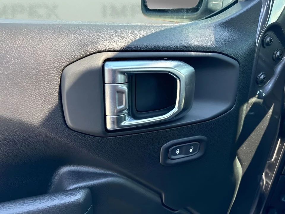 2025 Jeep JL Wrangler - Image 16 of 21