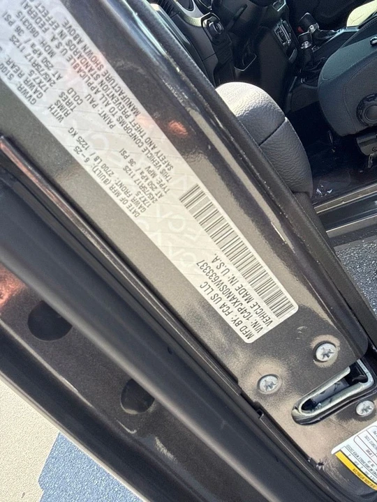 2025 Jeep JL Wrangler - Image 19 of 21