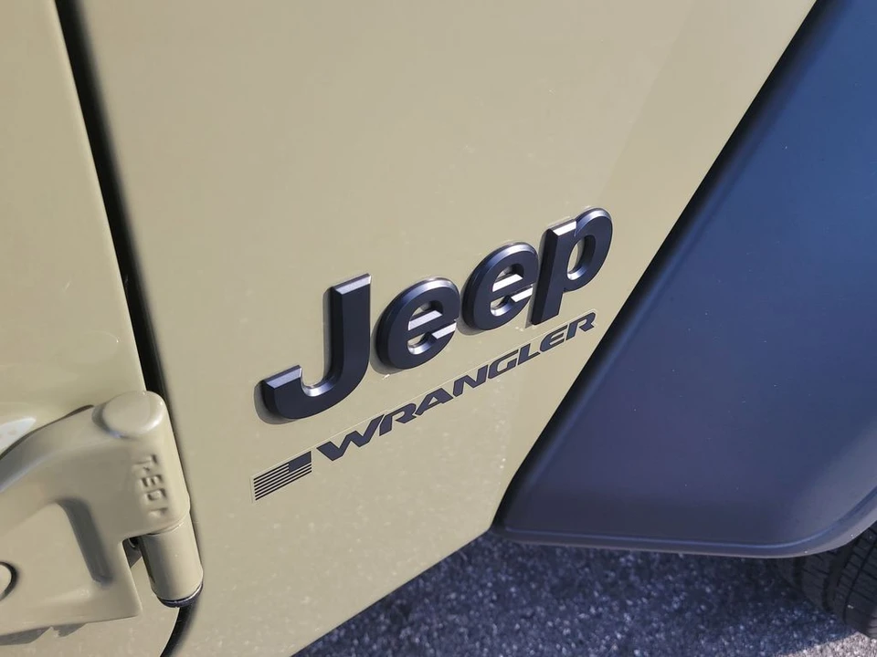 2025 Jeep JL Wrangler - Image 6 of 21