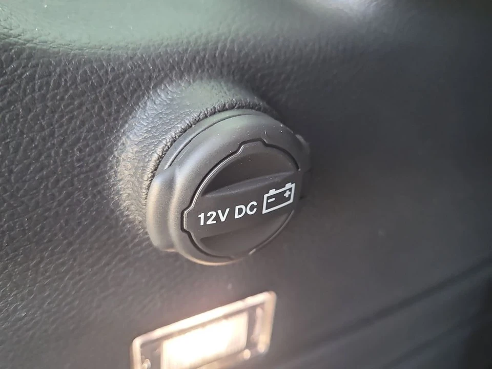 2025 Jeep JL Wrangler - Image 9 of 21