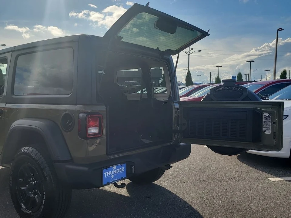 2025 Jeep JL Wrangler - Image 8 of 21