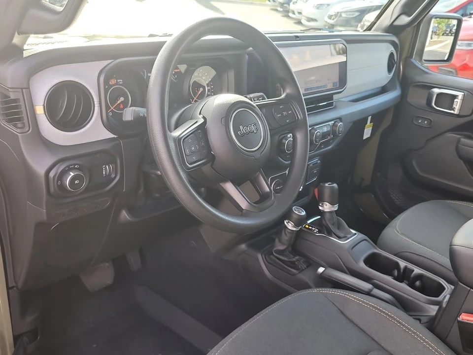 2025 Jeep JL Wrangler - Image 12 of 21