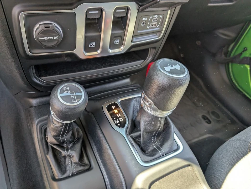 2025 Jeep JL Wrangler - Image 19 of 21