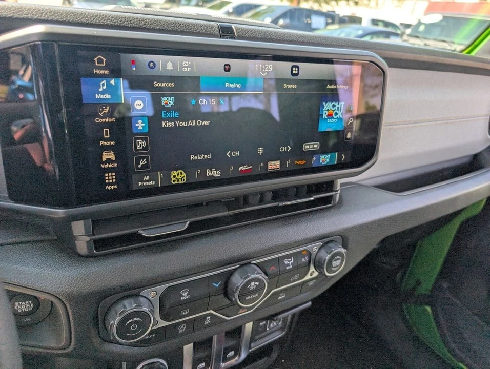 2025 Jeep JL Wrangler - Image 16 of 21