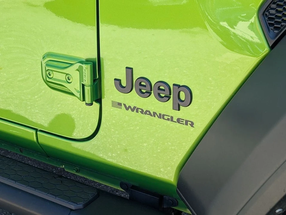 2025 Jeep JL Wrangler - Image 10 of 21
