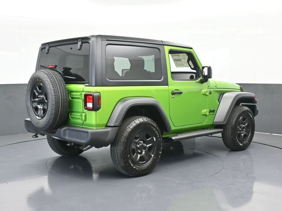 2025 Jeep JL Wrangler - Image 6 of 12