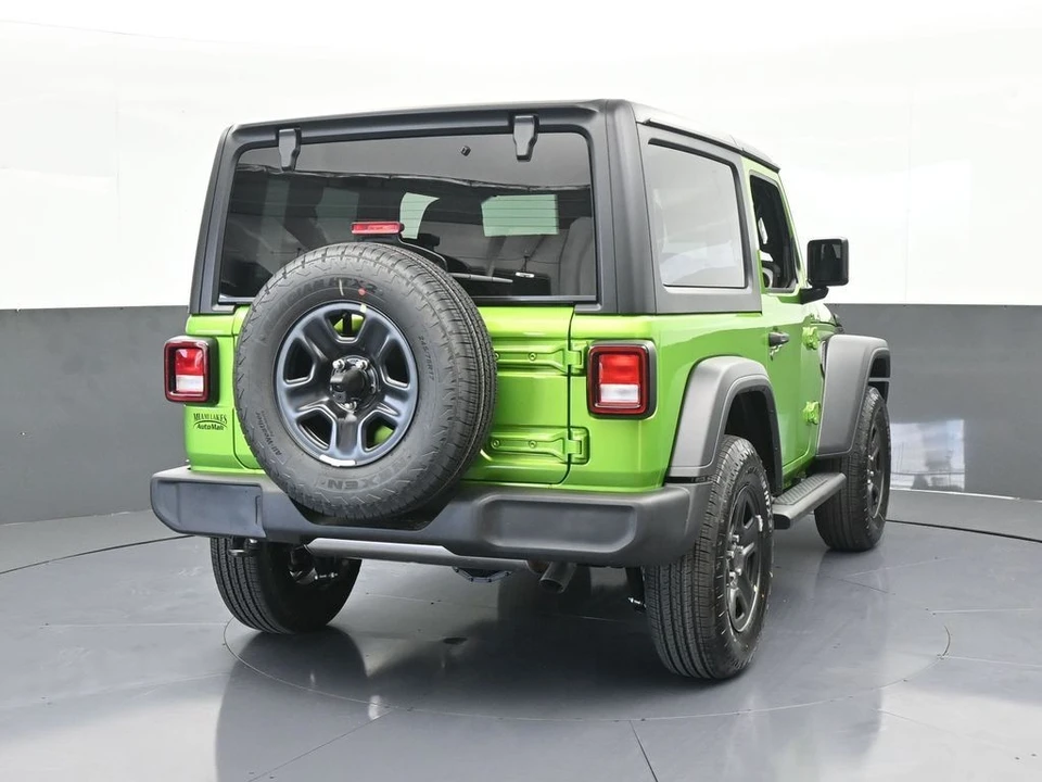 2025 Jeep JL Wrangler - Image 5 of 12