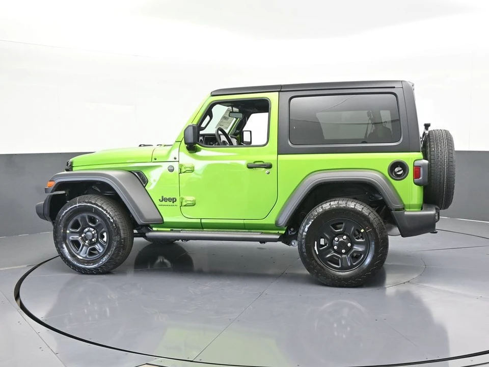 2025 Jeep JL Wrangler - Image 3 of 12