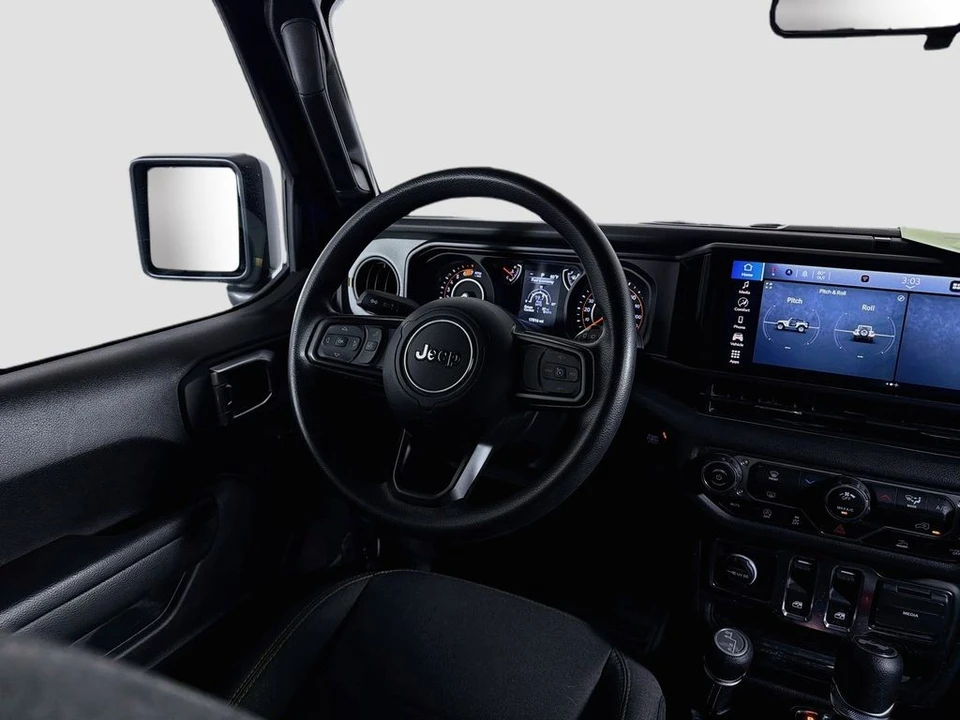 2025 Jeep JL Wrangler - Image 23 of 31