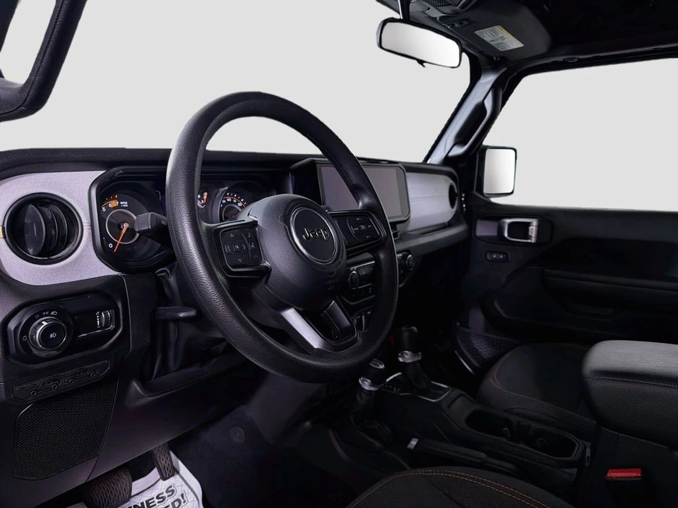 2025 Jeep JL Wrangler - Image 10 of 31