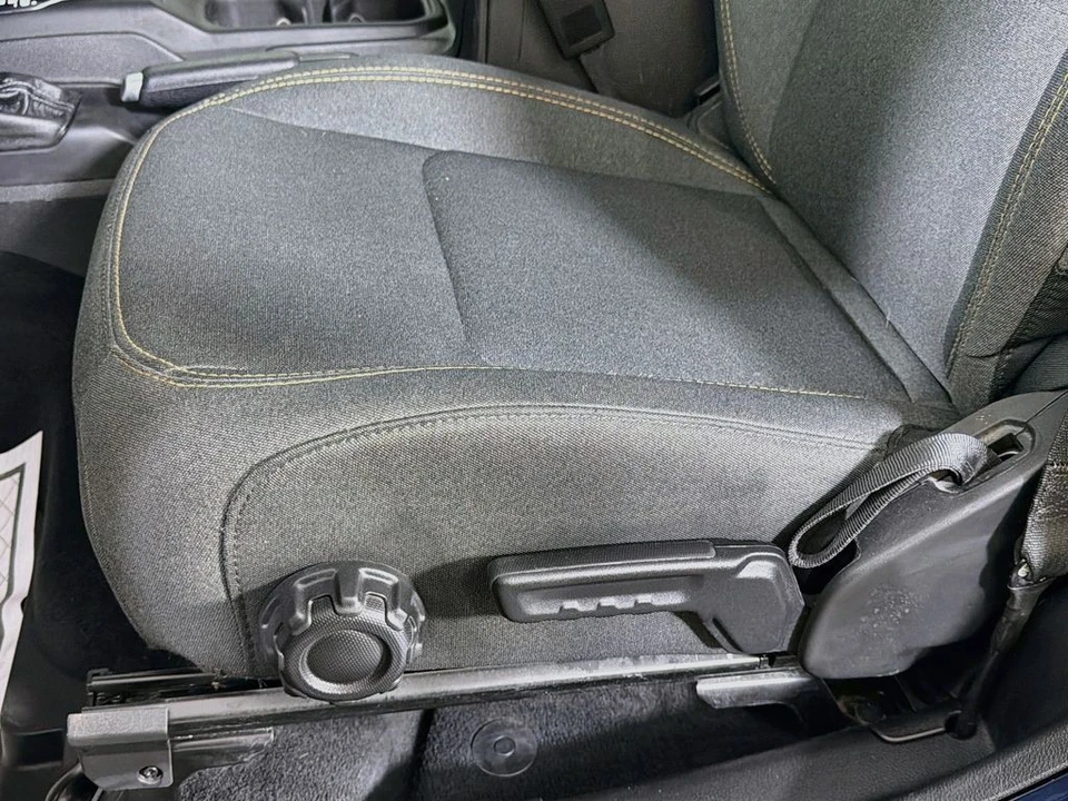 2025 Jeep JL Wrangler - Image 21 of 31