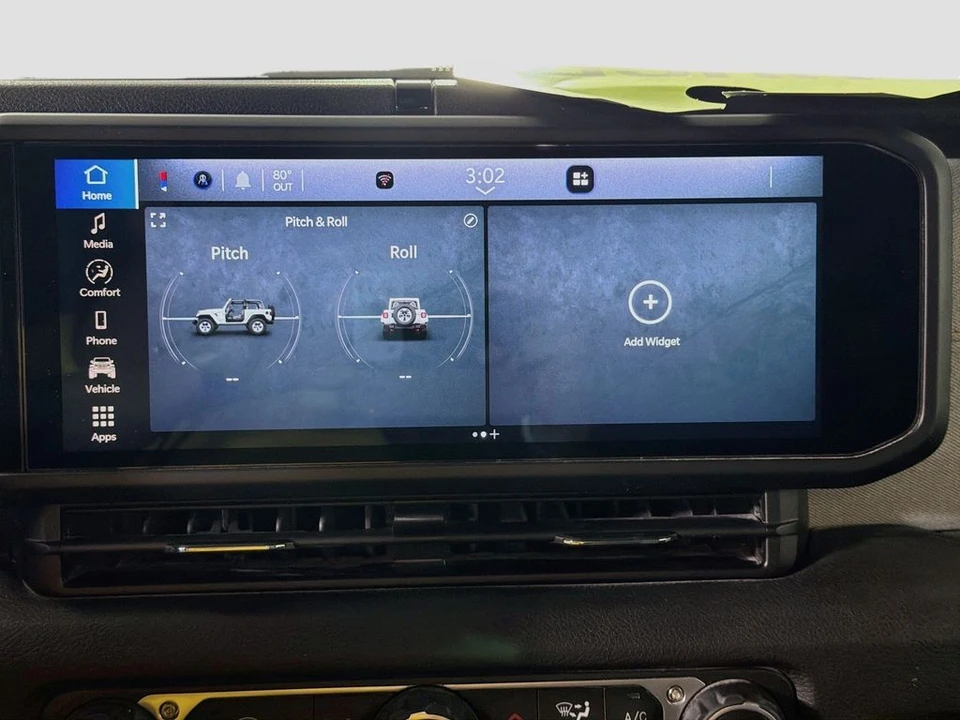 2025 Jeep JL Wrangler - Image 16 of 31