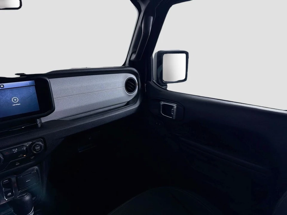 2025 Jeep JL Wrangler - Image 24 of 31