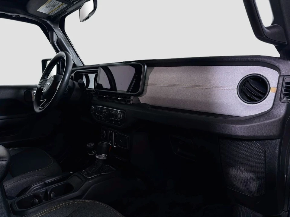 2025 Jeep JL Wrangler - Image 29 of 31