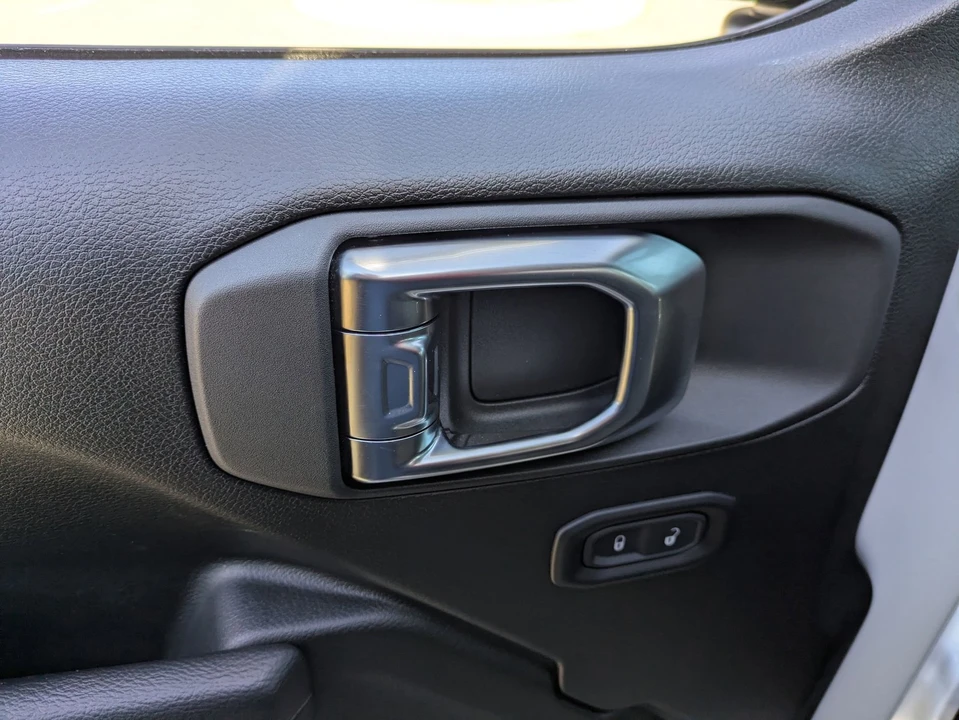 2025 Jeep JL Wrangler - Image 16 of 21