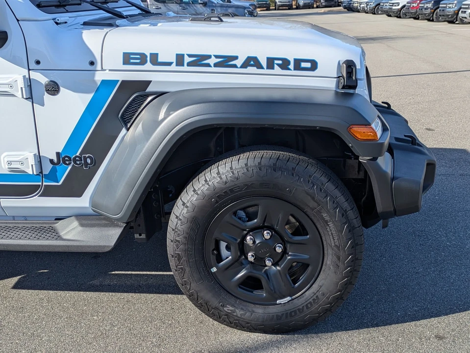2025 Jeep JL Wrangler - Image 11 of 21