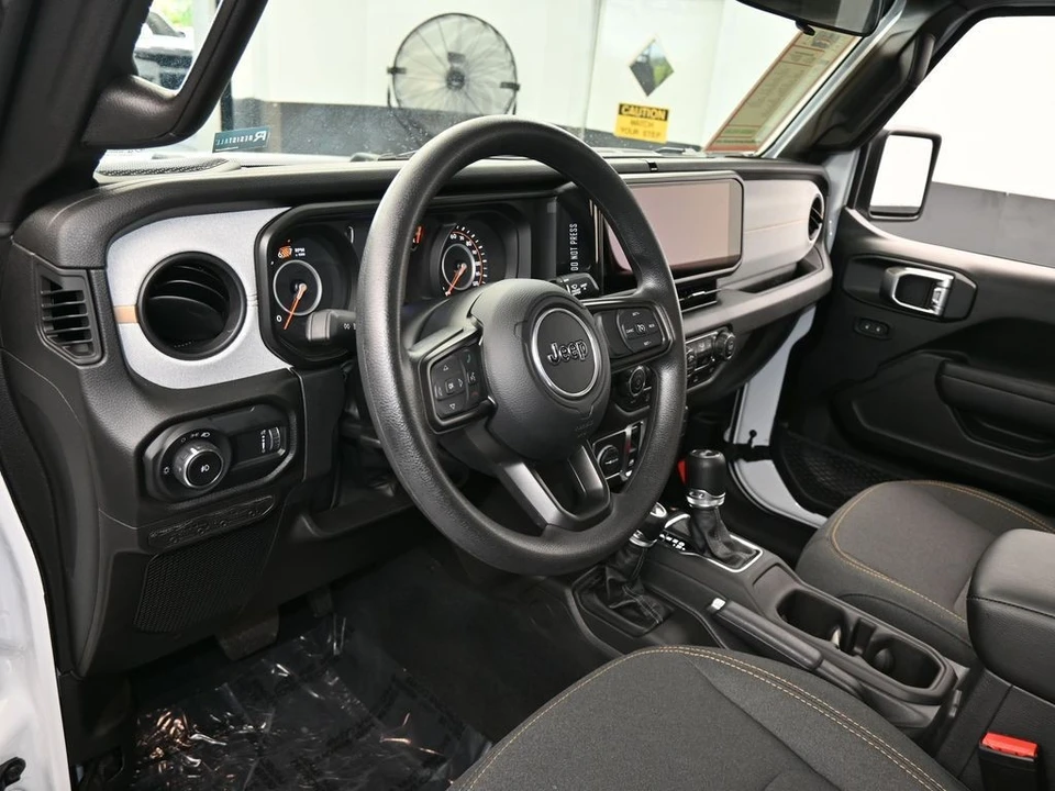 2025 Jeep JL Wrangler - Image 10 of 12