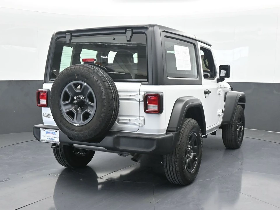 2025 Jeep JL Wrangler - Image 5 of 12