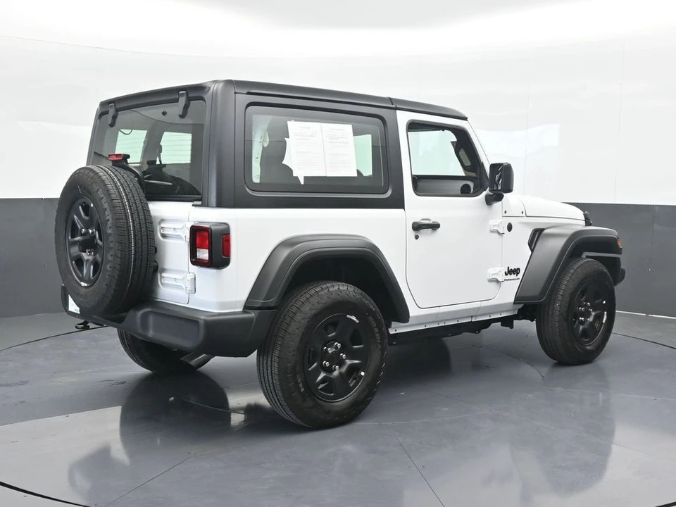 2025 Jeep JL Wrangler - Image 6 of 12
