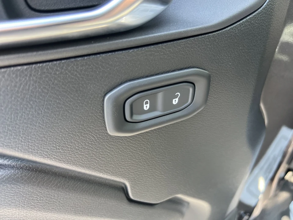 2025 Jeep JL Wrangler - Image 12 of 21