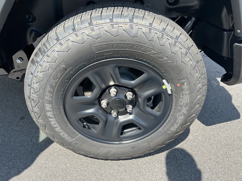 2025 Jeep JL Wrangler - Image 8 of 21