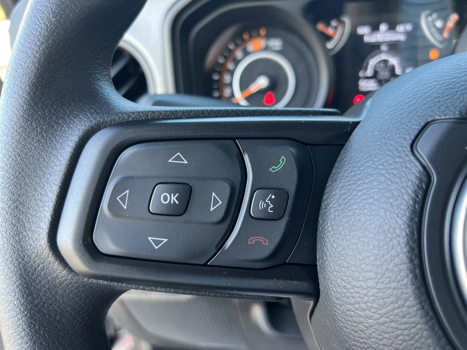 2025 Jeep JL Wrangler - Image 19 of 23