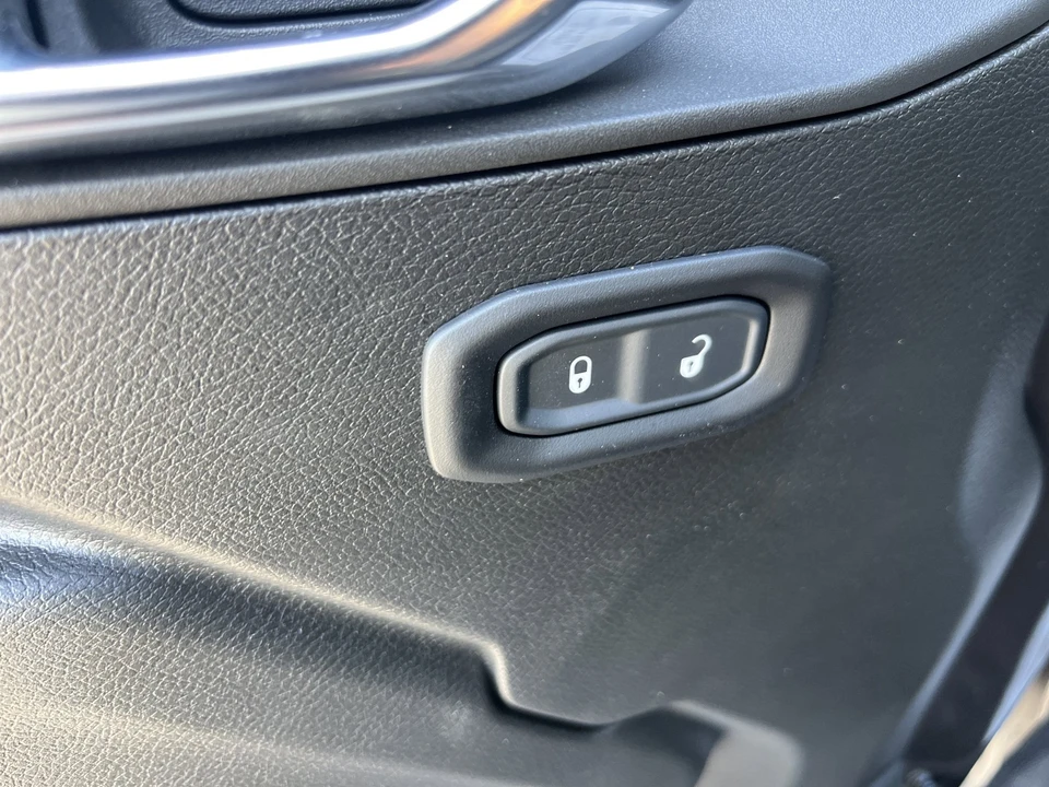 2025 Jeep JL Wrangler - Image 12 of 23